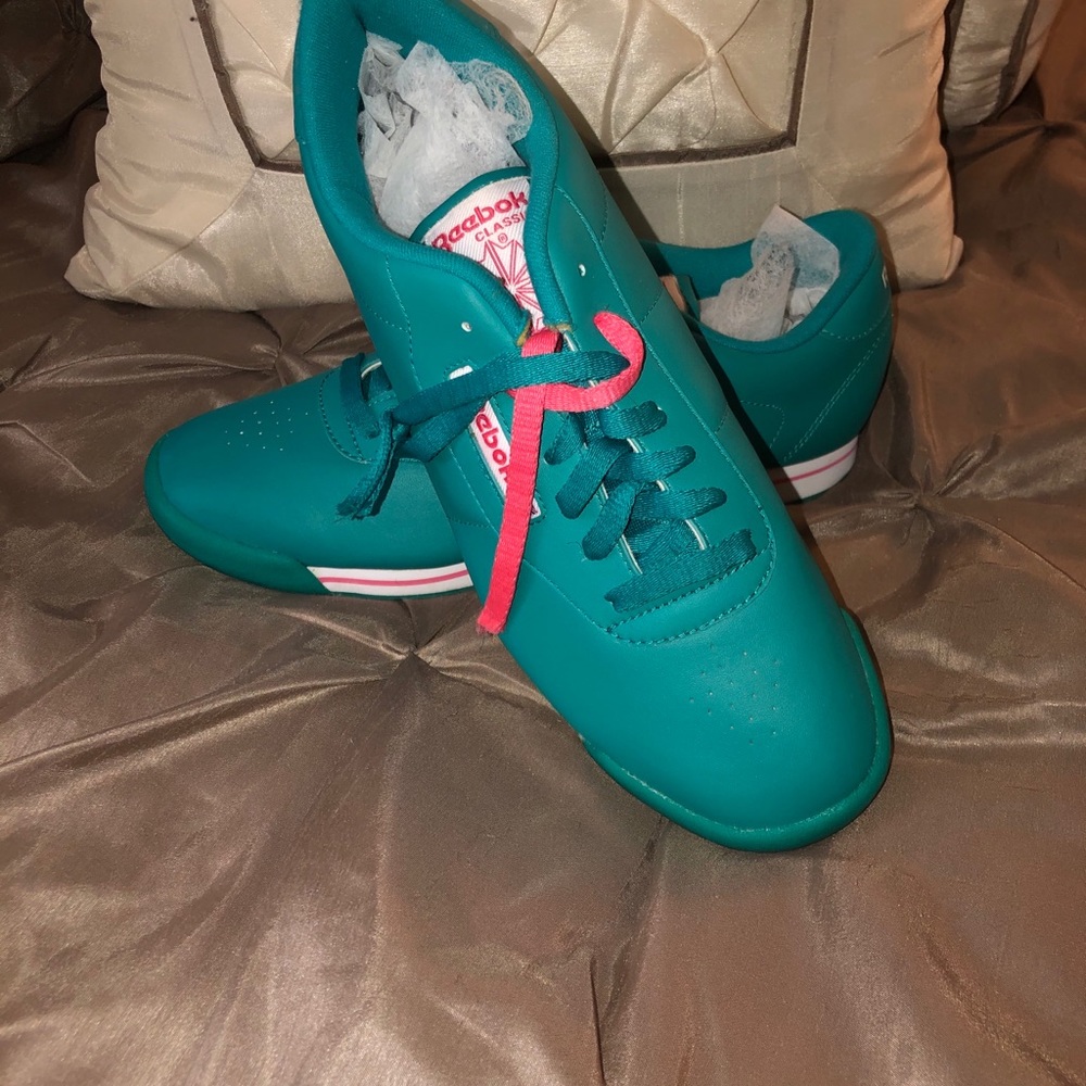 Reebok Sneakers gently used